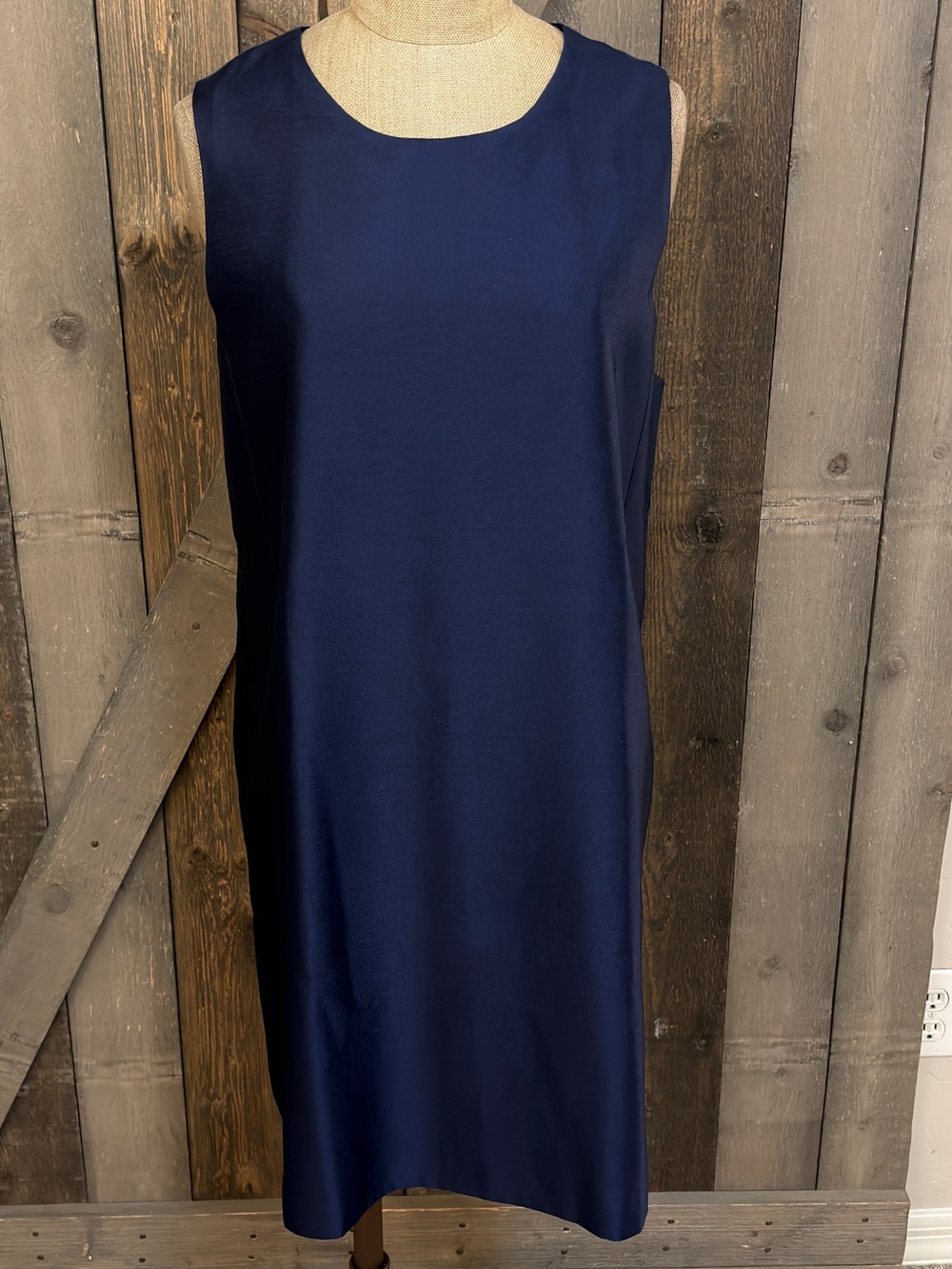 Tuckernuck Blue Sleeveless Shift Dress Classic
Minimalist Party Holiday Large
